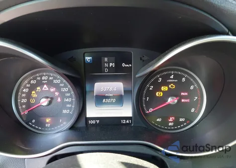 2016 Mercedes-Benz C 300 Sport z USA, uszkodzony, nr VIN 55SWF4JBXGU172191